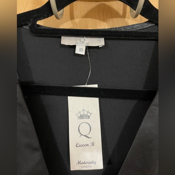 QUEEN B- Black wrap satin like maternity dress NWT - Picture 4 of 4
